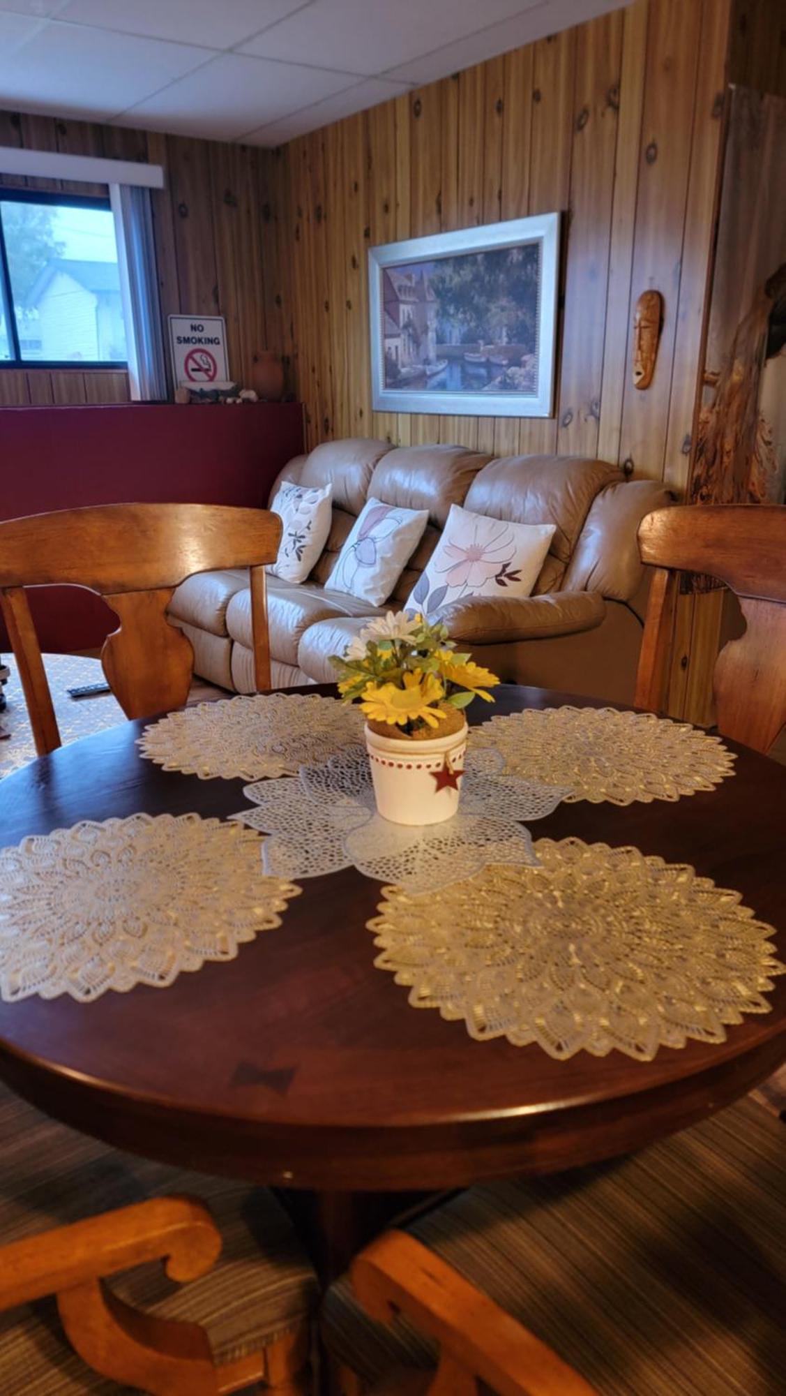 Charming - 2 Bedrooms Suite, 1 Full Bath & Family Room Kamloops Eksteriør bilde