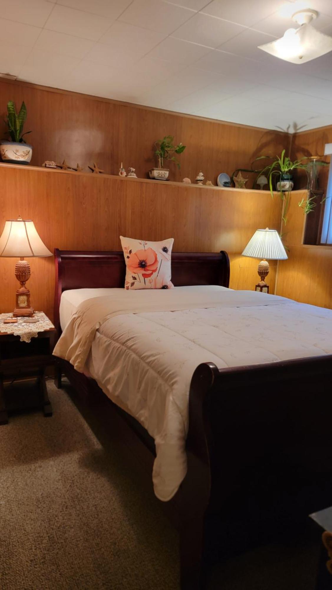 Charming - 2 Bedrooms Suite, 1 Full Bath & Family Room Kamloops Eksteriør bilde