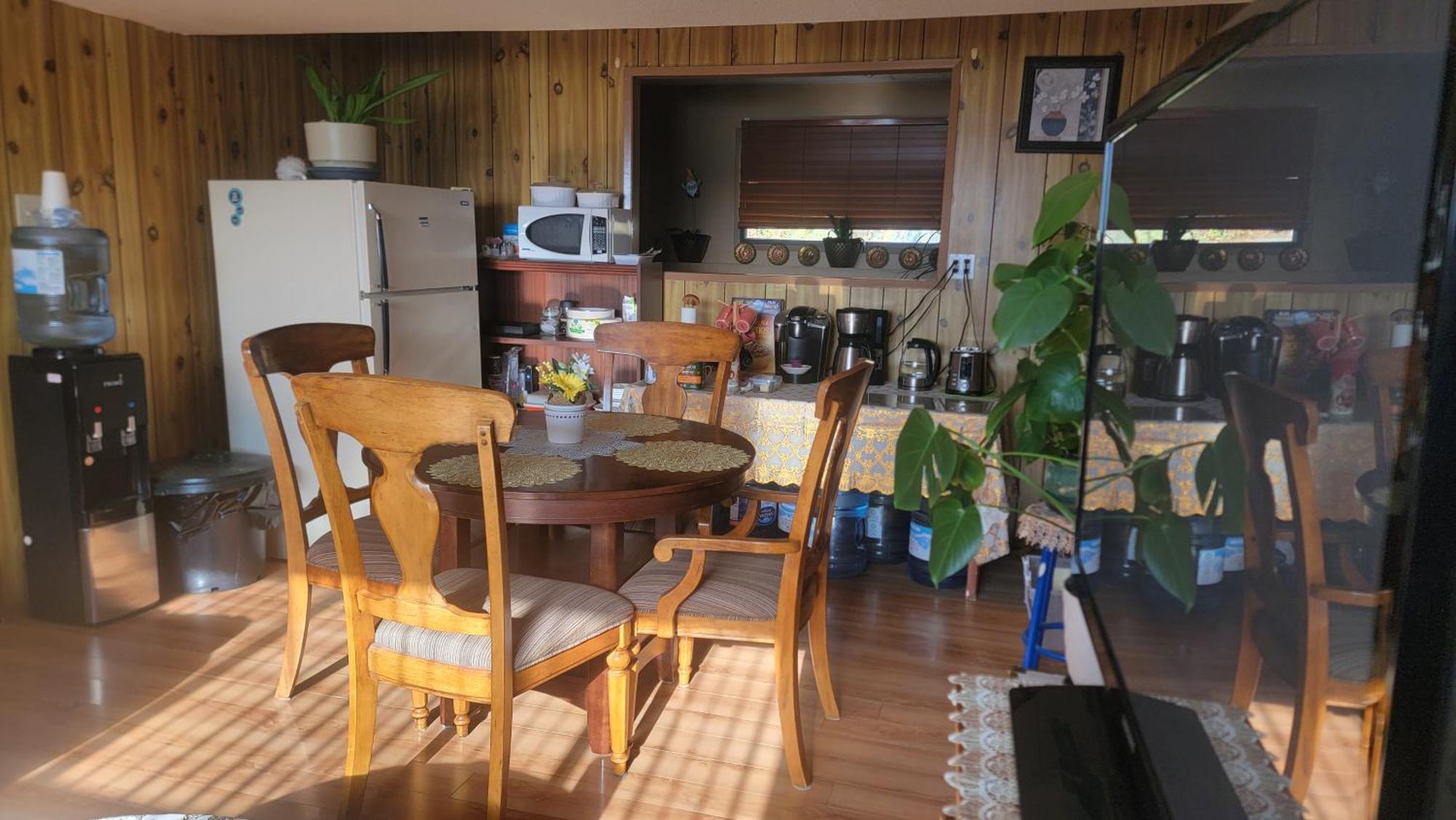 Charming - 2 Bedrooms Suite, 1 Full Bath & Family Room Kamloops Eksteriør bilde